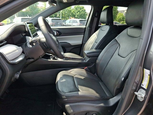 Certified 2023 Jeep Compass Limited w/ Elite Group AWD/4WD image 17