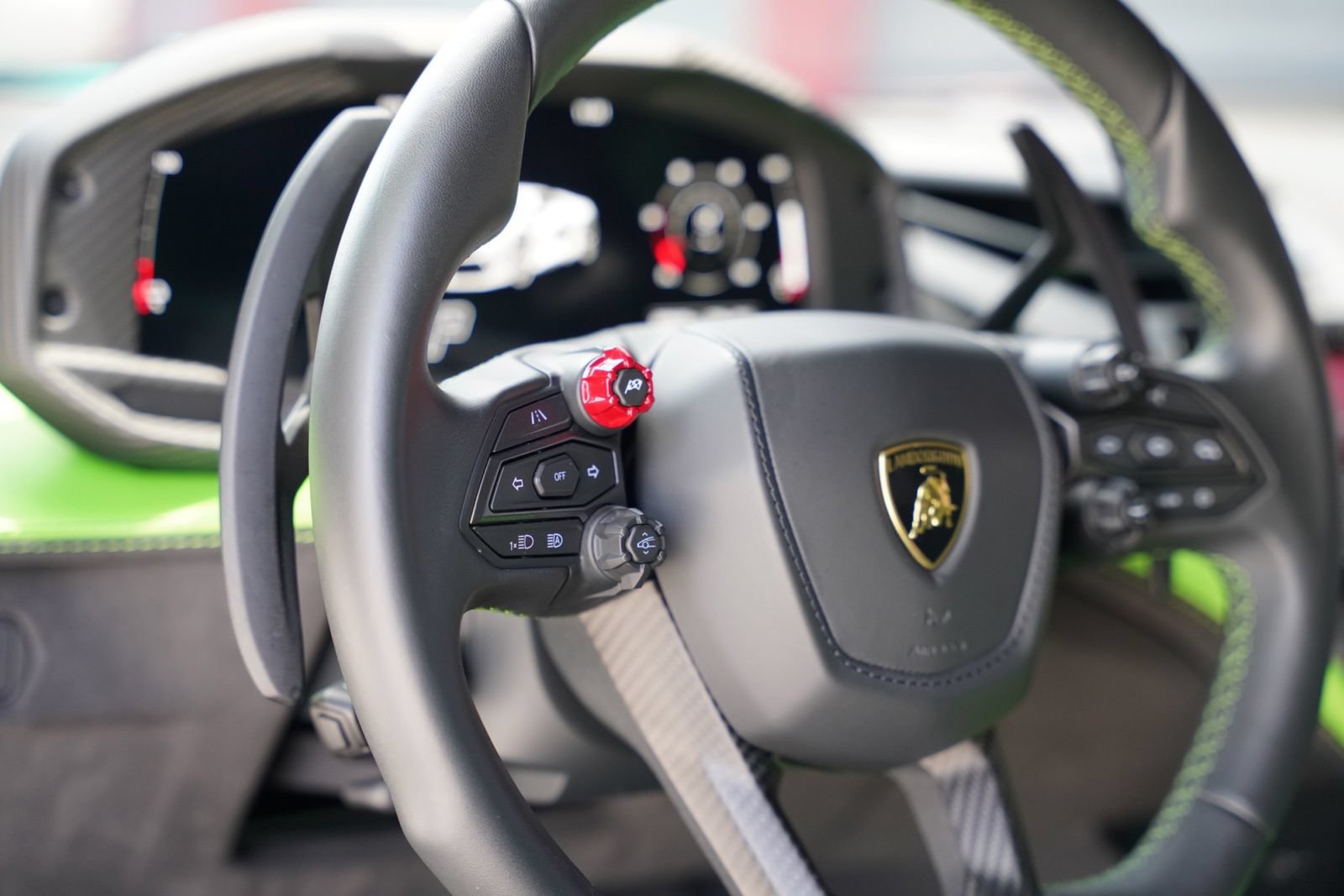 Used 2024 Lamborghini Revuelto AWD/4WD image 30