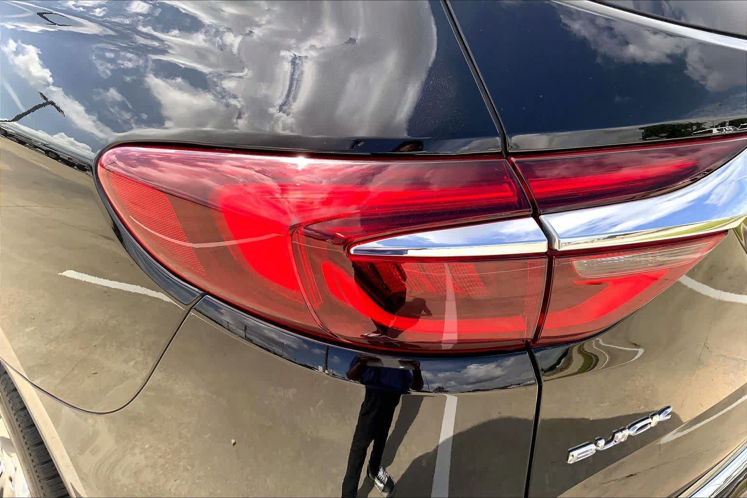 Certified 2018 Buick Enclave Avenir w/ Avenir Technology Package FWD image 27