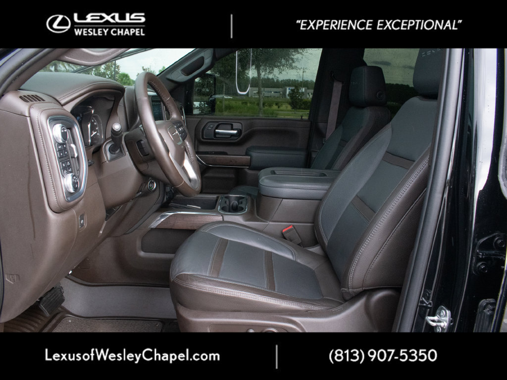 Used 2022 GMC Sierra 2500 Denali w/ Denali Black Diamond Edition AWD/4WD image 5
