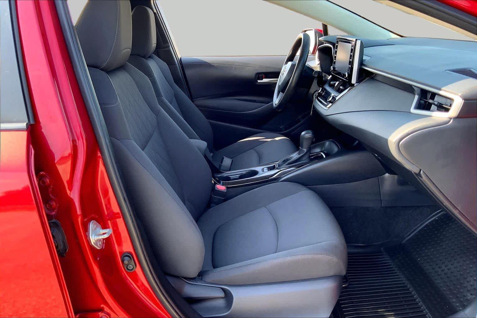 Used 2020 Toyota Corolla LE FWD image 9