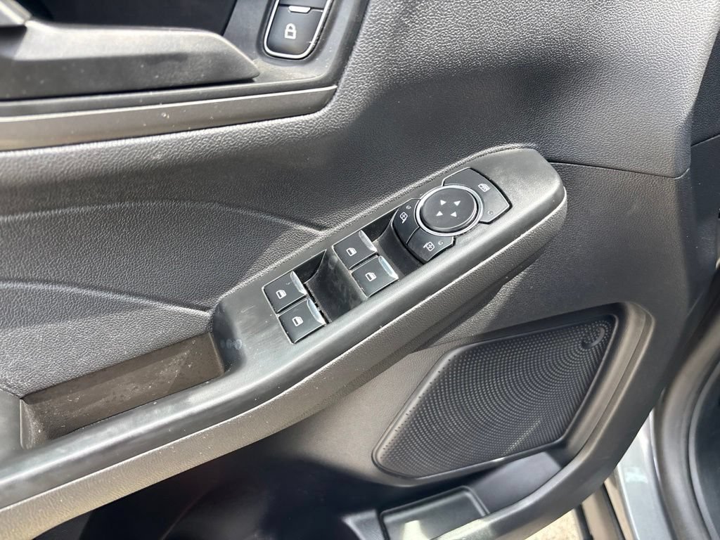 Used 2025 Ford Escape Active AWD/4WD image 12