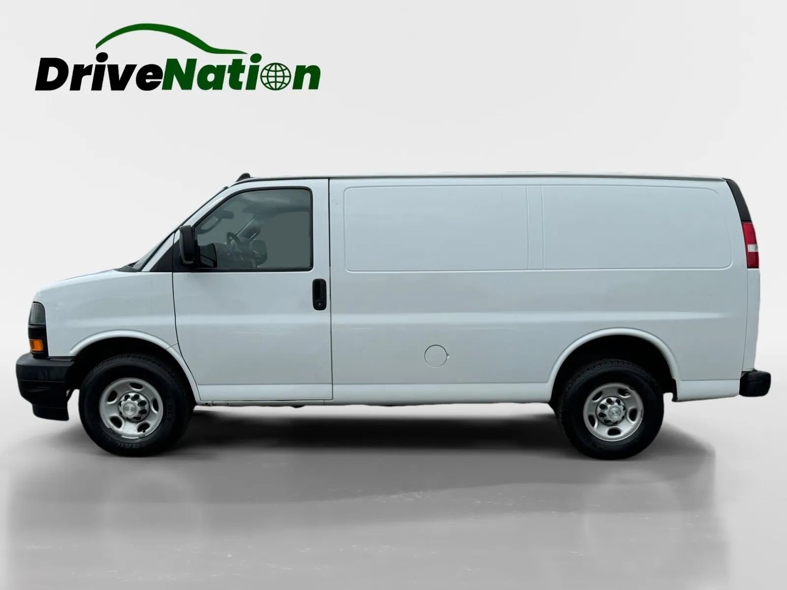 Used 2018 Chevrolet Express 2500 RWD image 8