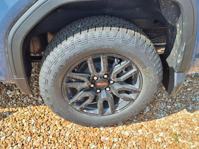 New 2025 GMC Sierra 1500 Elevation image 16