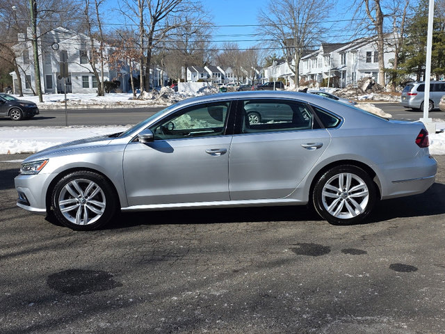 Used 2018 Volkswagen Passat 2.0T SE image 10
