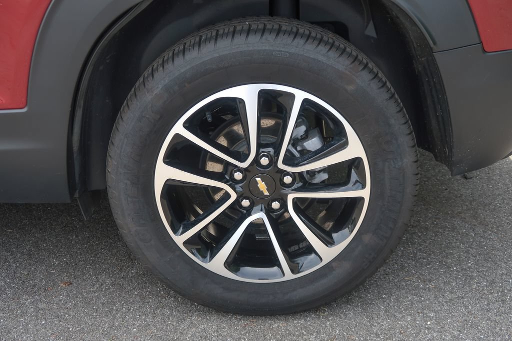 Used 2024 Chevrolet TrailBlazer LT AWD/4WD image 13