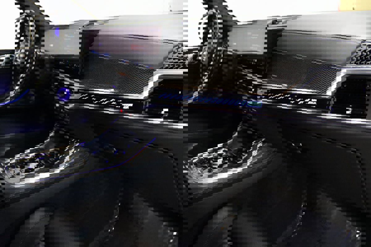 Used 2024 BMW X7 M60i image 71