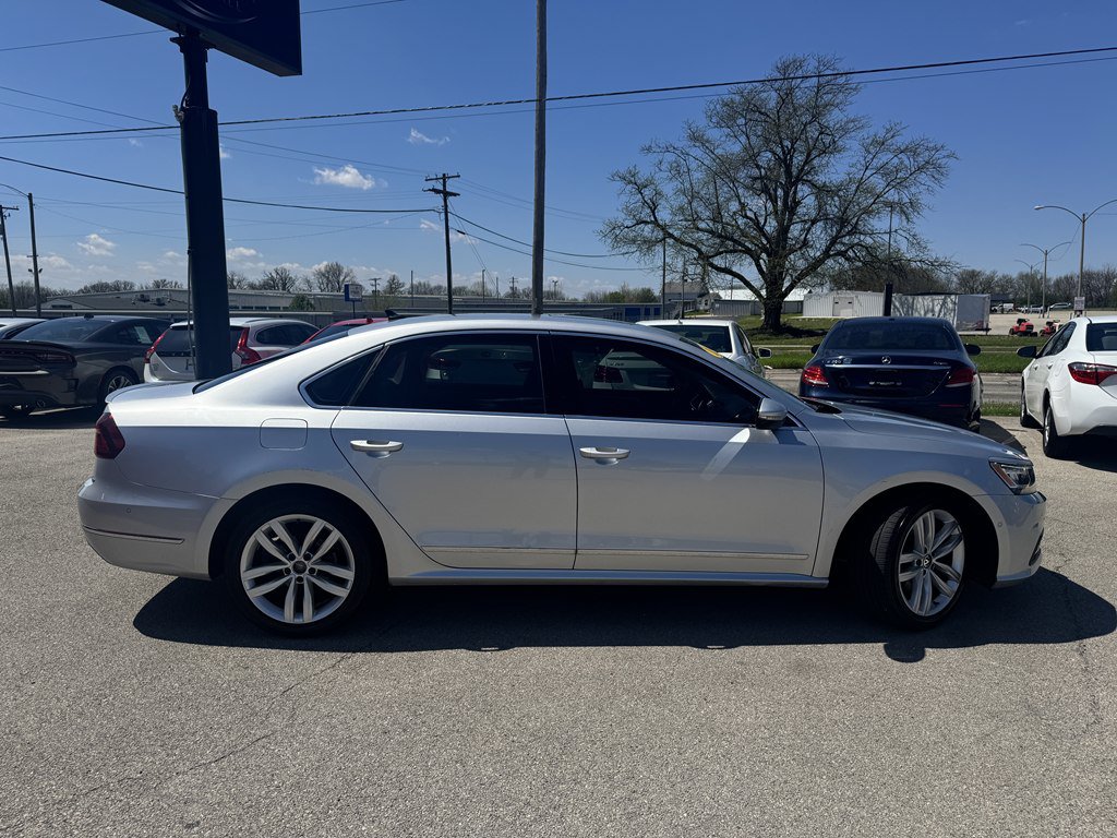 Used 2018 Volkswagen Passat 2.0T SEL Premium FWD image 8
