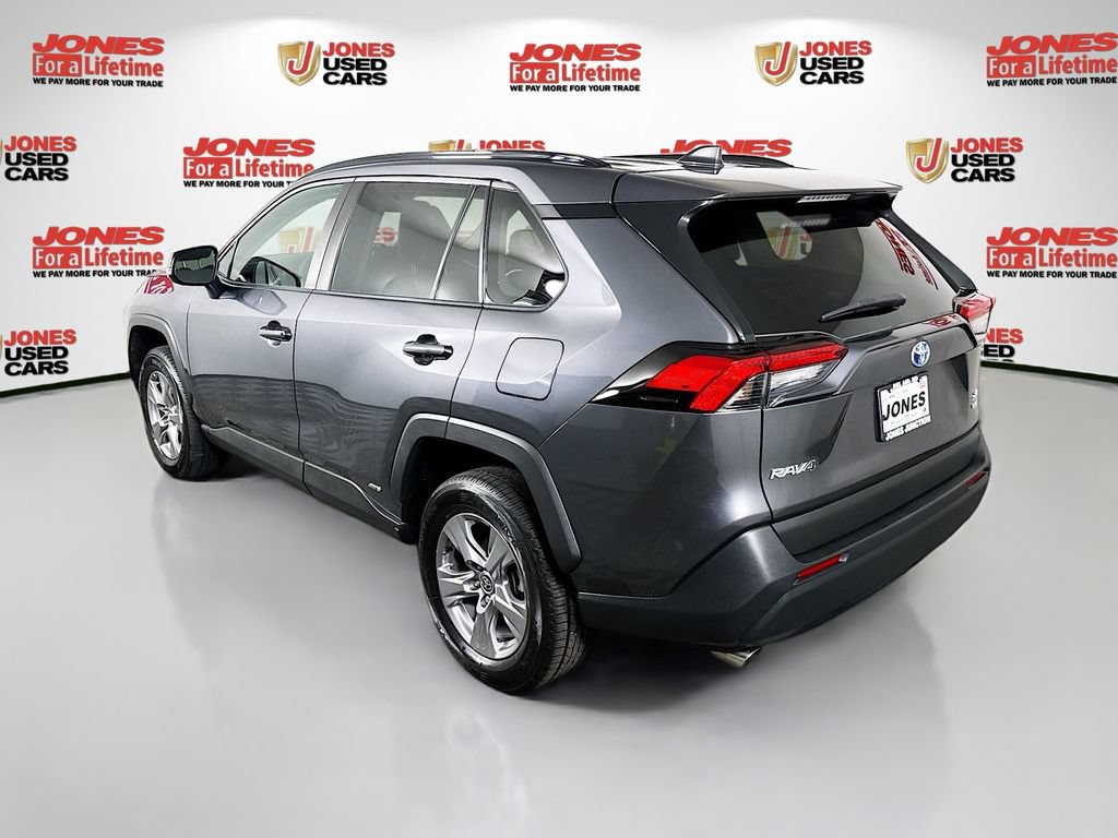 Used 2023 Toyota RAV4 XLE AWD/4WD image 2