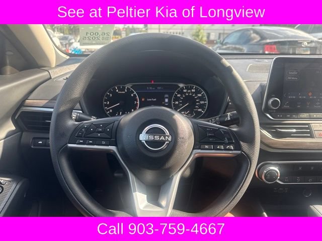 Used 2025 Nissan Altima 2.5 SV FWD image 15