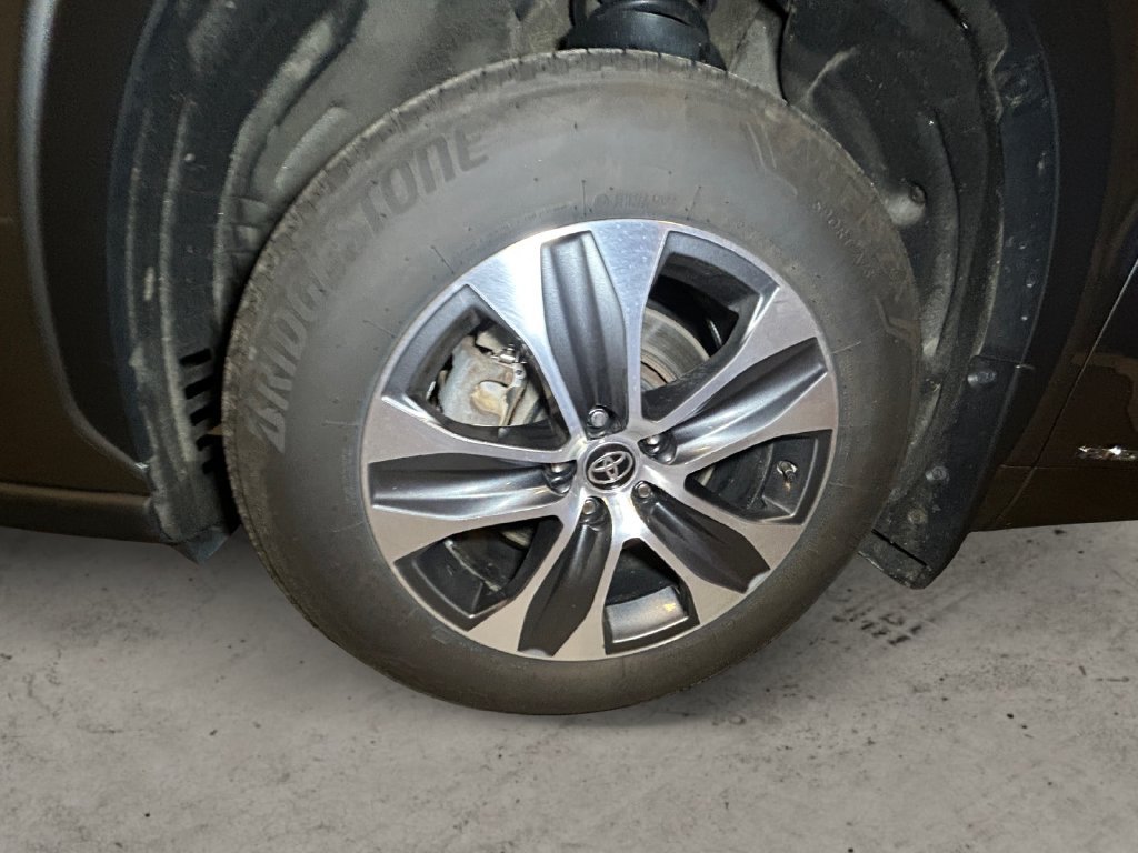 Certified 2026 Toyota Highlander XLE AWD/4WD image 14