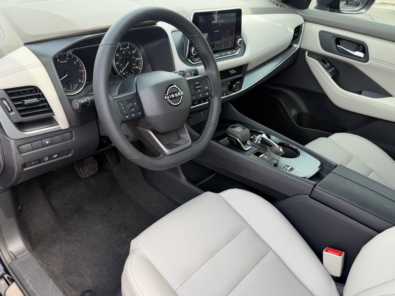 New 2026 Nissan Rogue SV FWD image 14