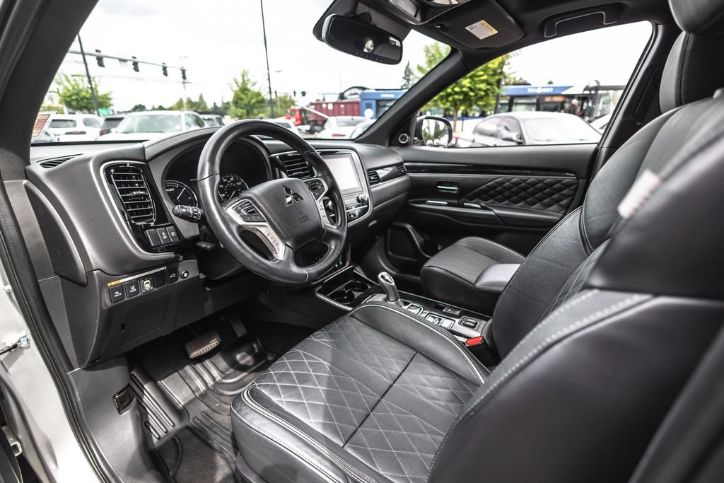Used 2022 Mitsubishi Outlander GT AWD/4WD image 17