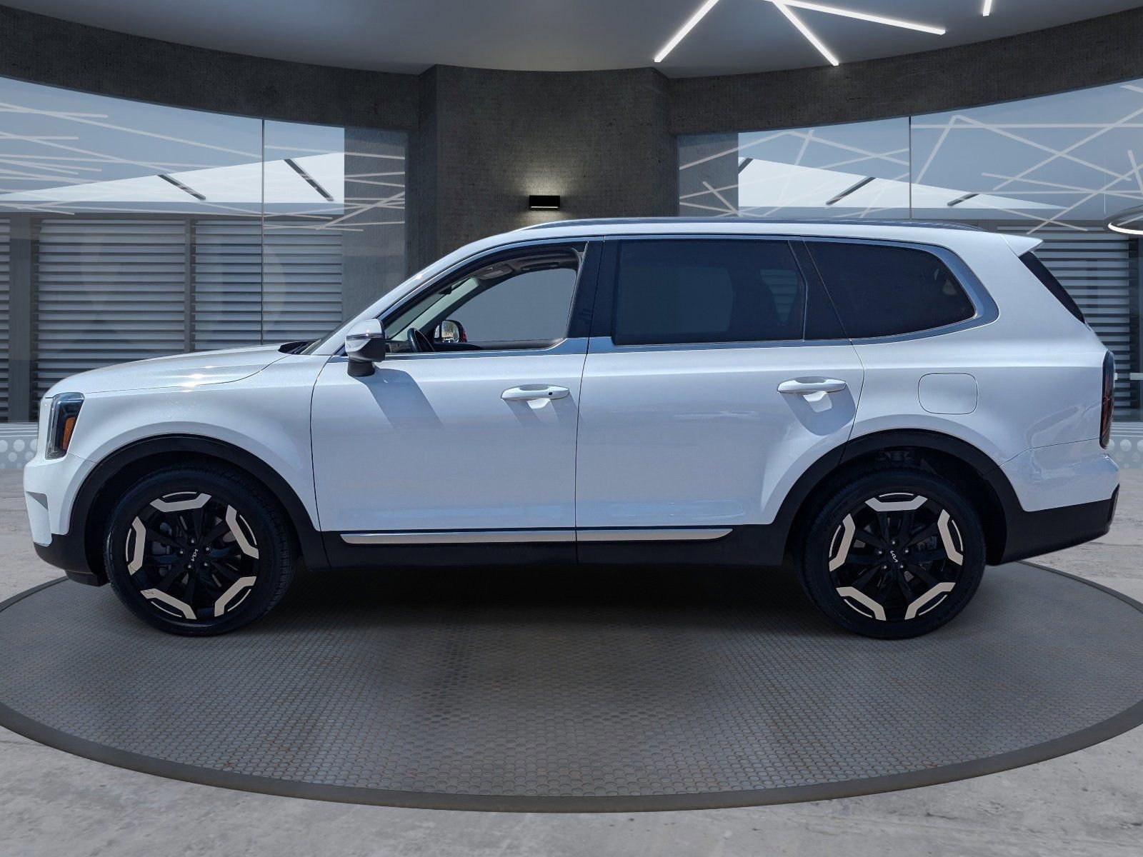 Used 2023 Kia Telluride EX image 3
