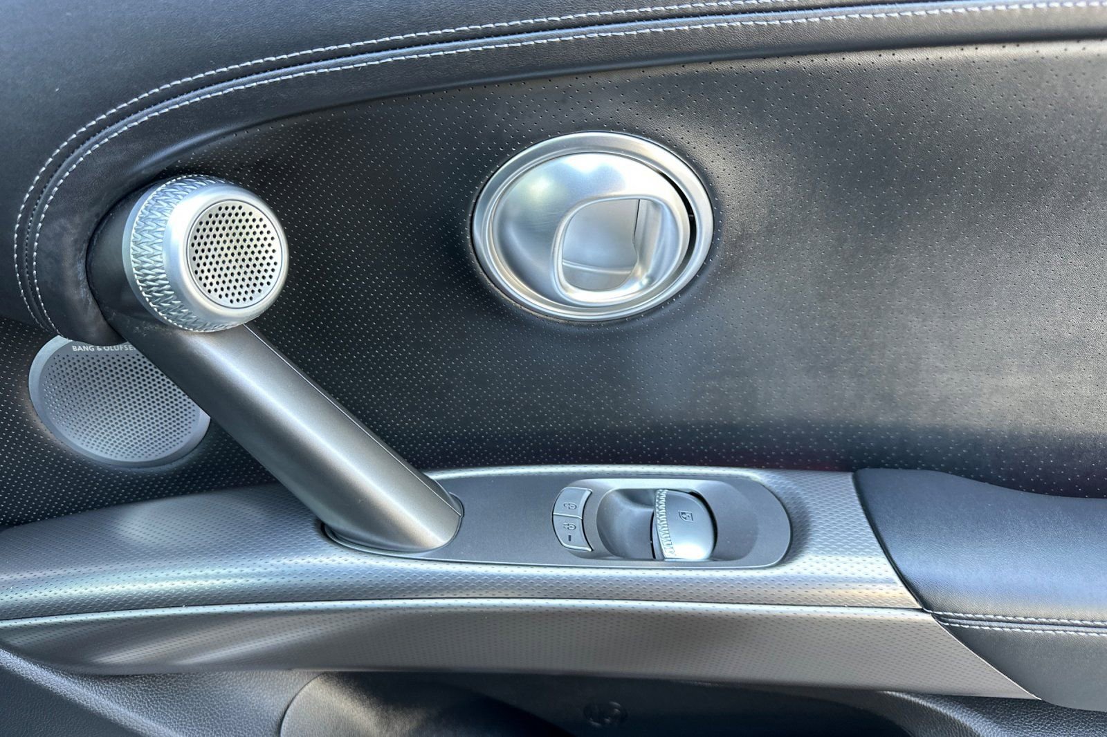 Used 2023 Genesis GV60 Advanced image 21