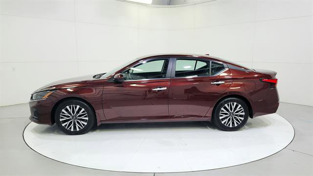 Certified 2024 Nissan Altima 2.5 SV w/ SV Premium Package FWD image 5