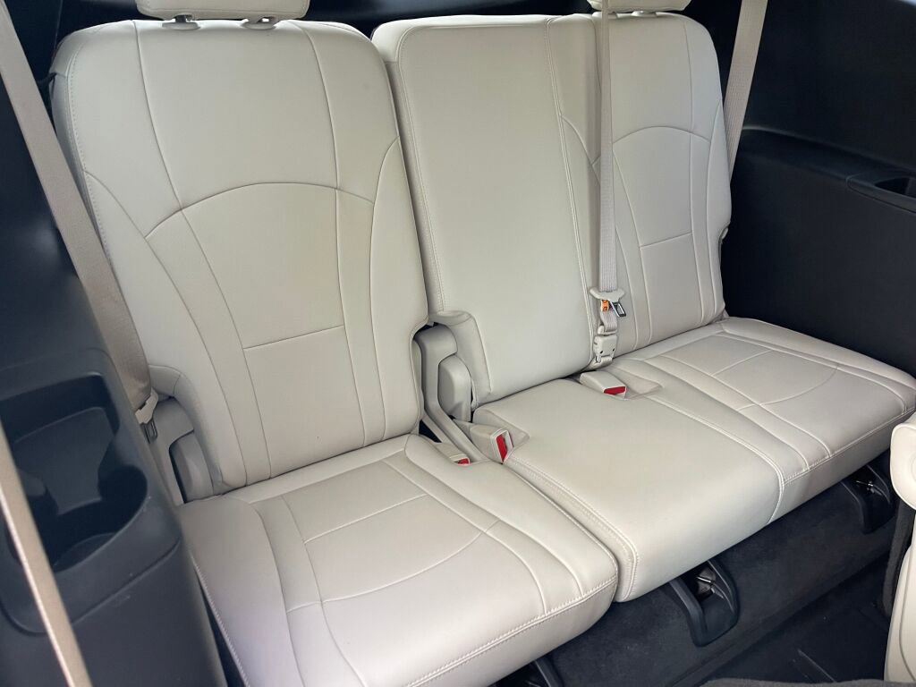 Used 2023 Buick Enclave Premium AWD/4WD image 29