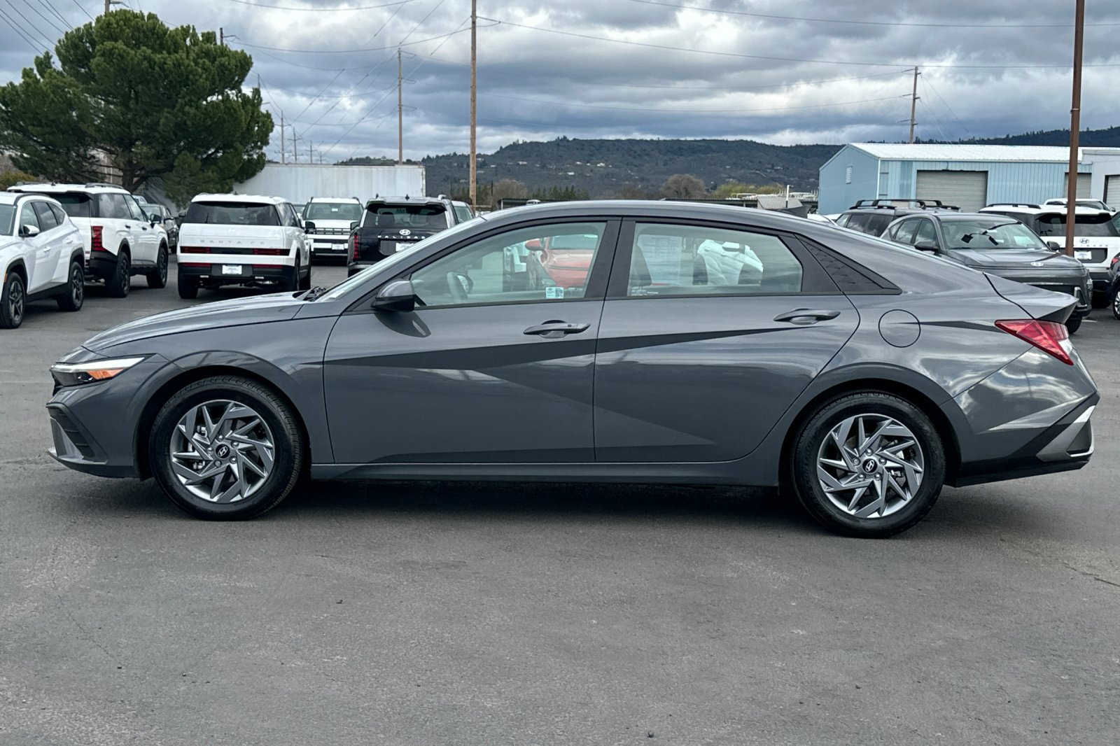Certified 2024 Hyundai Elantra Blue FWD image 7