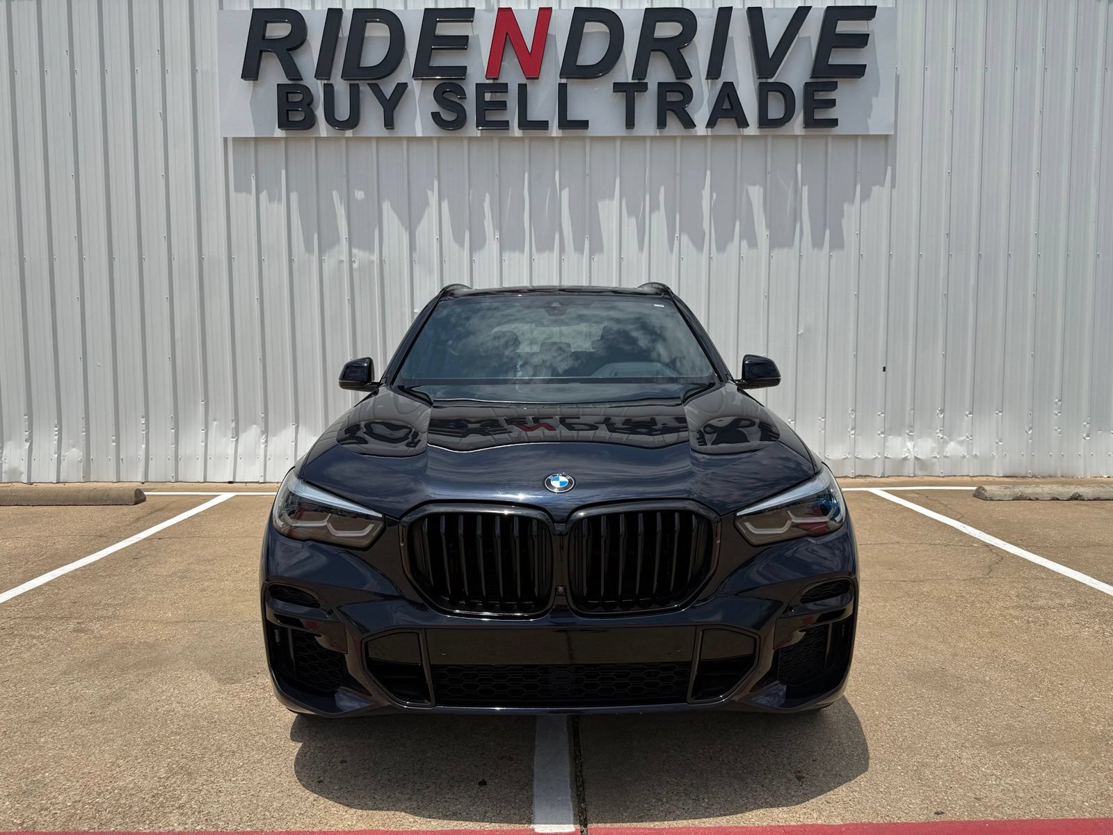 Used 2023 BMW X5 M50i w/ Parking Assistance Package AWD/4WD image 10