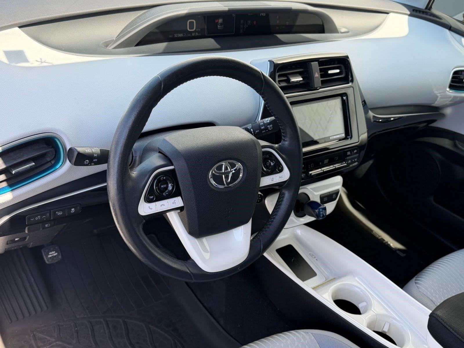 Used 2017 Toyota Prius Three image 4