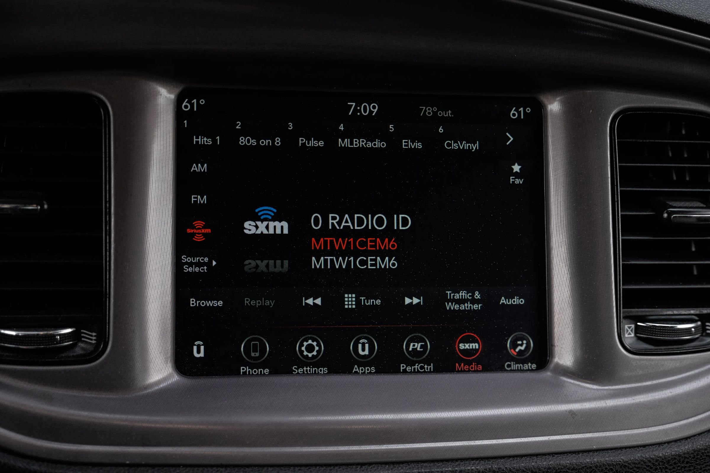 Used 2023 Dodge Charger R/T w/ Blacktop Package image 30