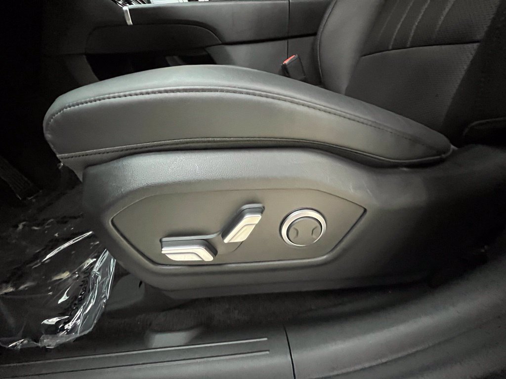 Used 2026 Hyundai Santa Fe SEL AWD/4WD image 34