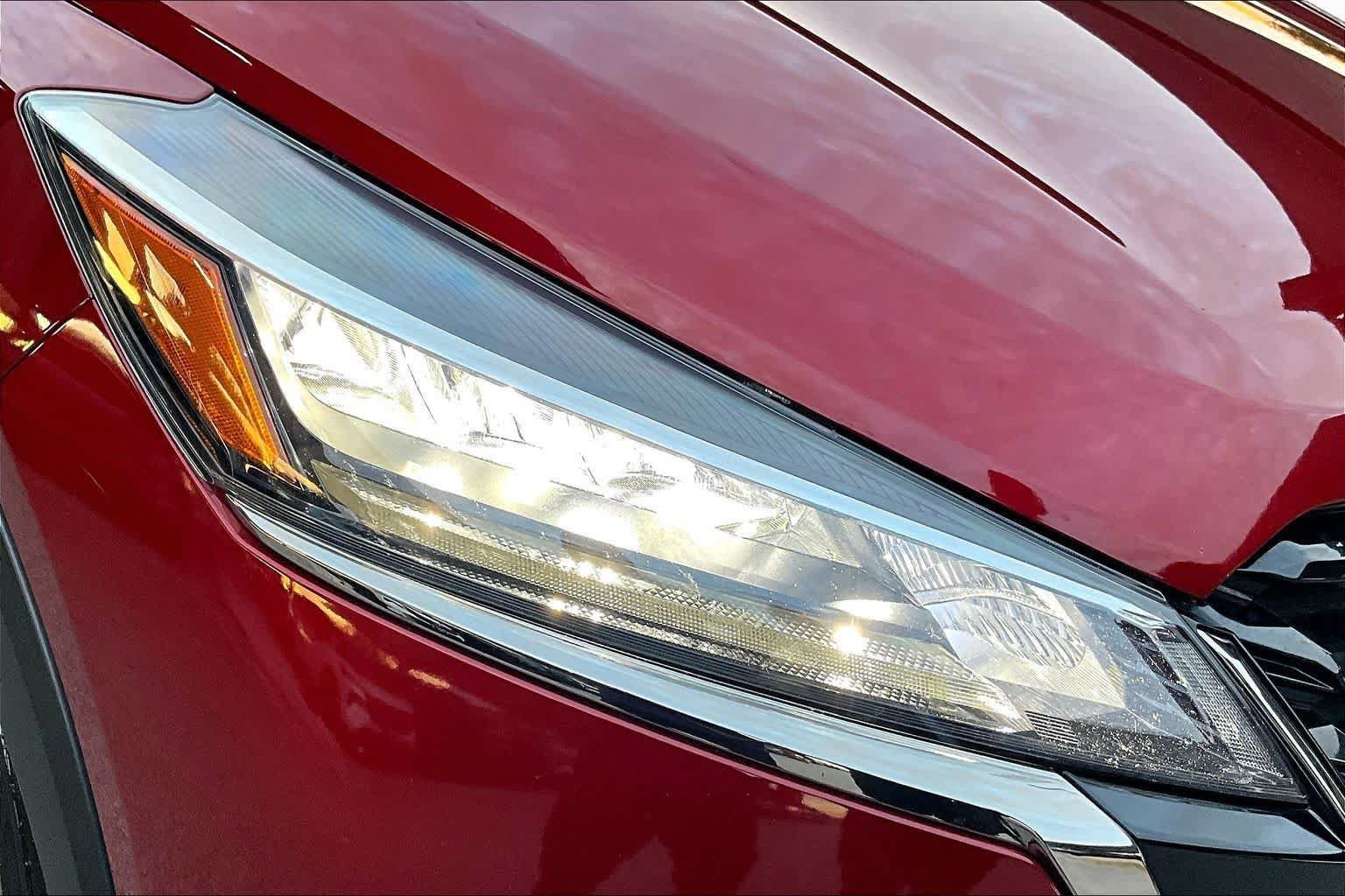 Certified 2021 Nissan Kicks SR w/ SR Premium Package FWD image 27