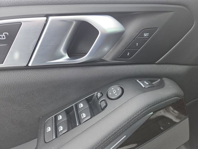 Used 2021 BMW X5 xDrive40i w/ Premium Package image 11