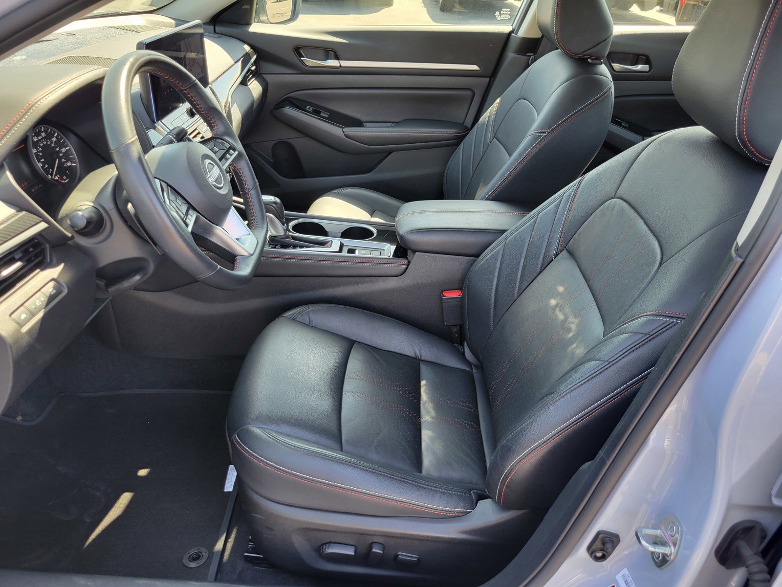 Used 2024 Nissan Altima 2.5 SR w/ SR Premium Package image 12