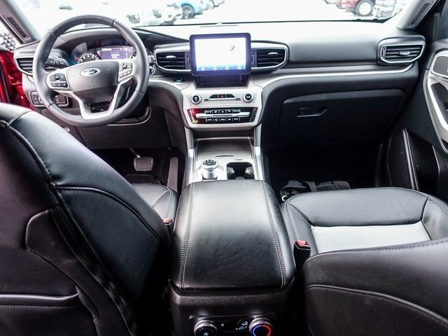 Used 2023 Ford Explorer XLT w/ Equipment Group 202A image 27