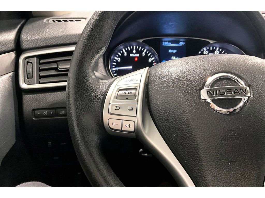 Used 2016 Nissan Rogue SV image 19