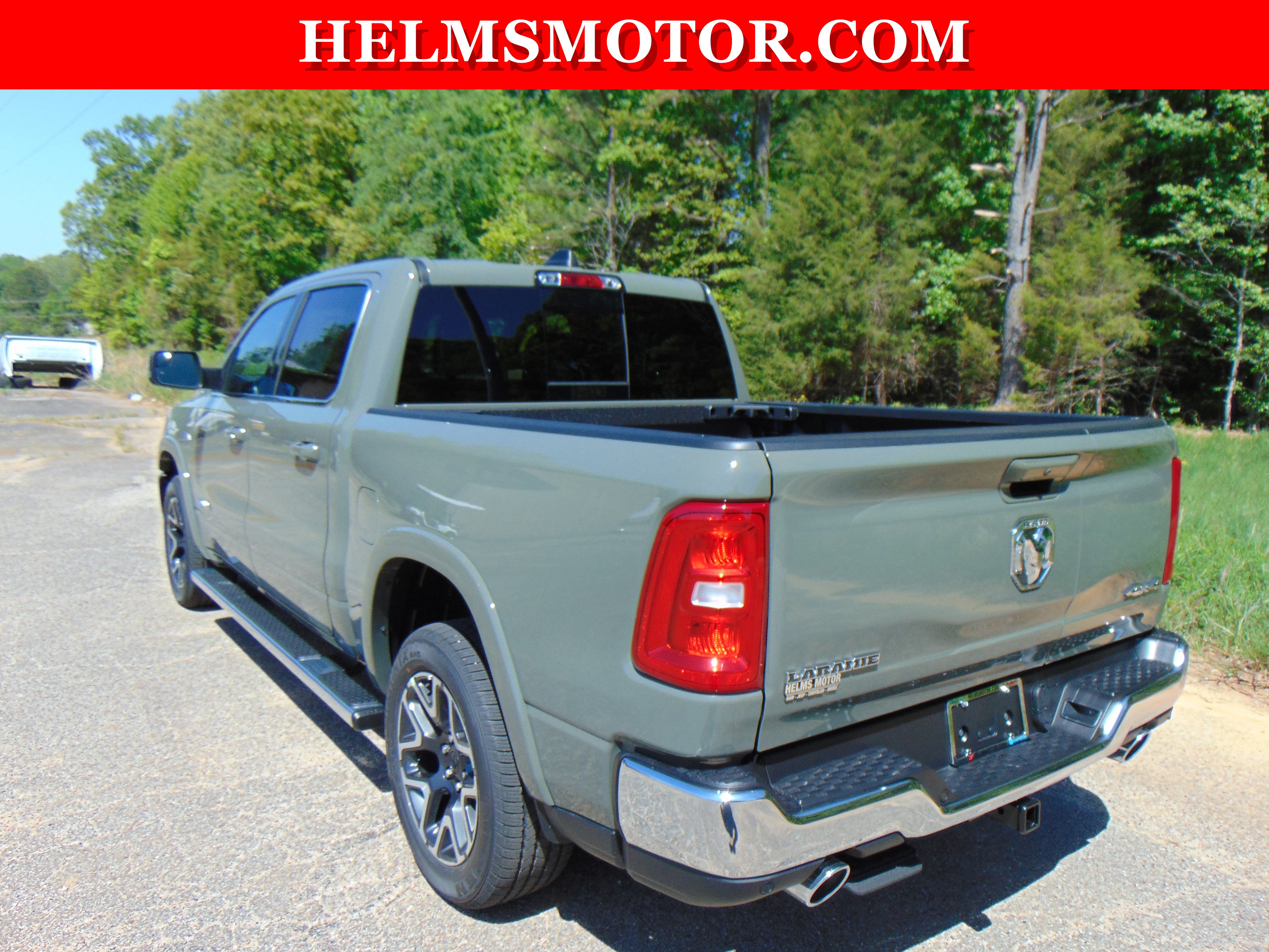 New 2026 RAM 1500 Laramie AWD/4WD image 9