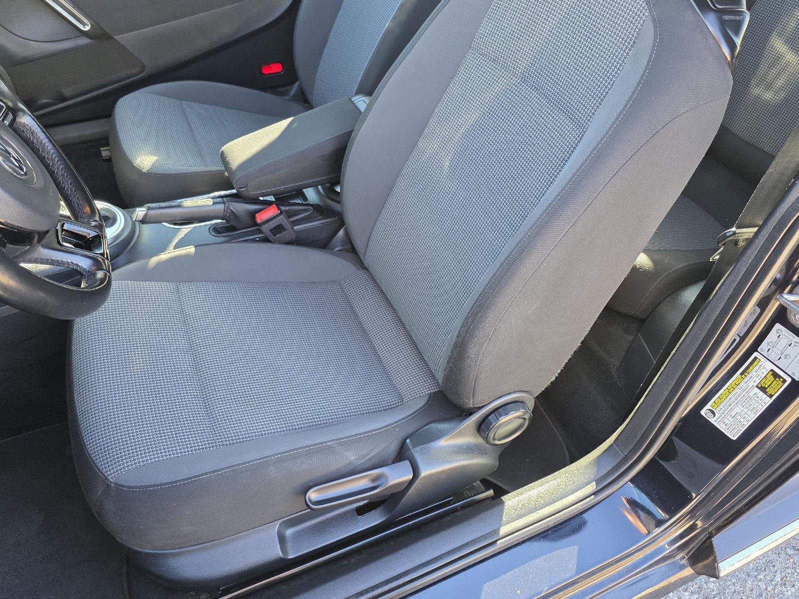 Used 2019 Volkswagen Beetle 2.0T S FWD image 26