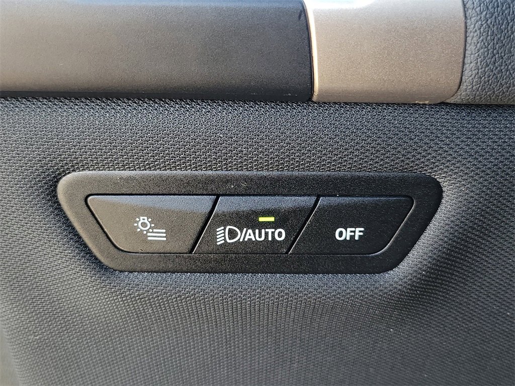 Used 2023 BMW iX xDrive50 image 13