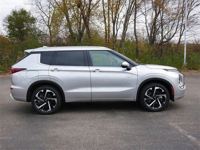 Used 2025 Mitsubishi Outlander SEL image 8