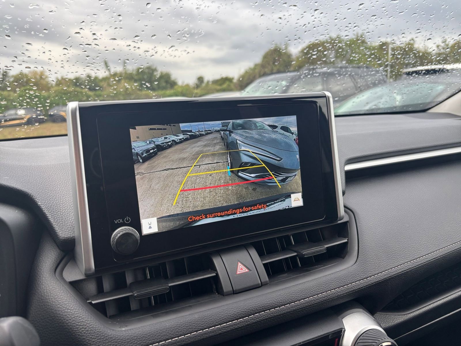 Used 2025 Toyota RAV4 XLE image 17