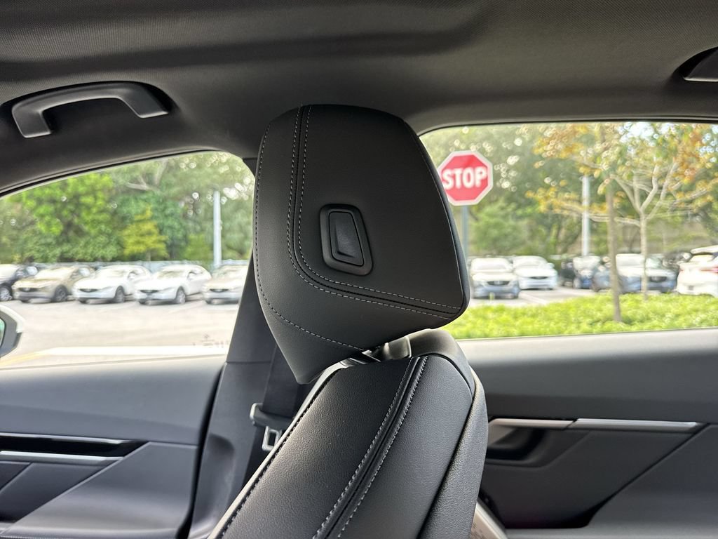 Used 2026 BMW 530i xDrive AWD/4WD image 16