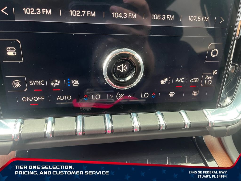 Used 2025 GMC Yukon Denali AWD/4WD image 24