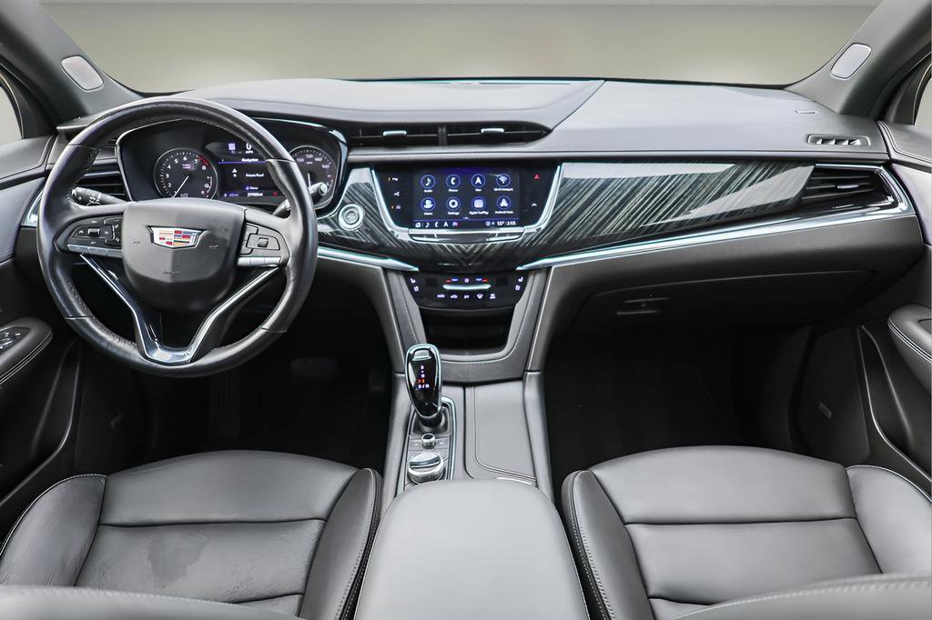 Used 2023 Cadillac XT6 Premium Luxury w/ Technology Package image 9