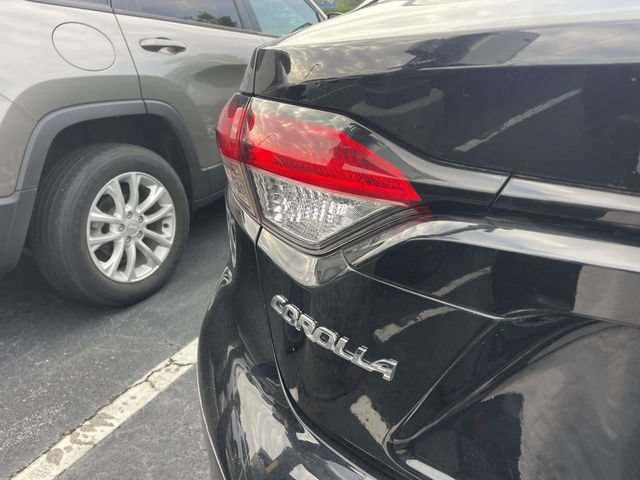 Used 2025 Toyota Corolla LE FWD image 11