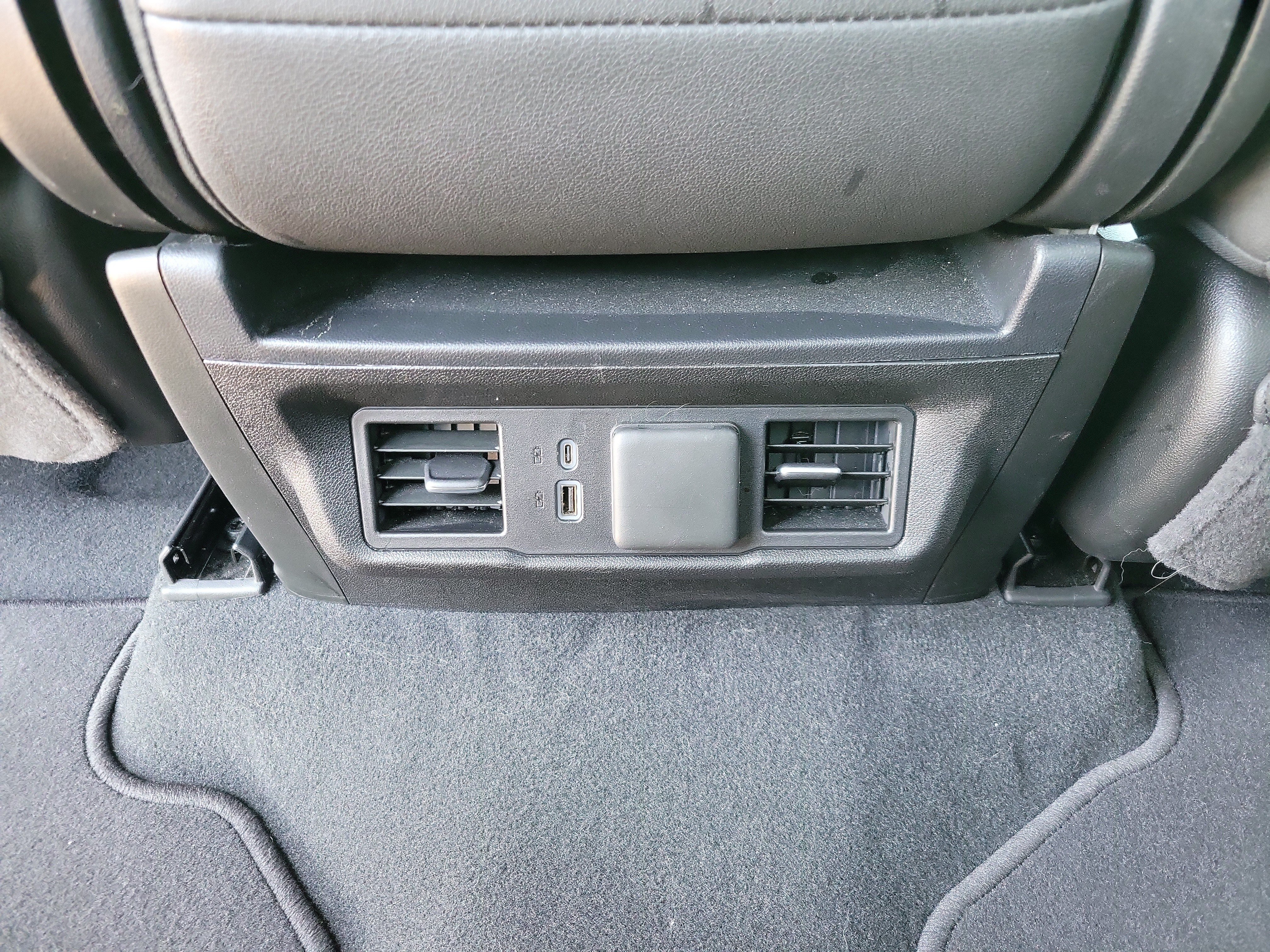 Used 2026 GMC Sierra 1500 SLT AWD/4WD image 9