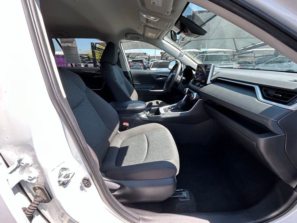 Used 2024 Toyota RAV4 XLE image 31