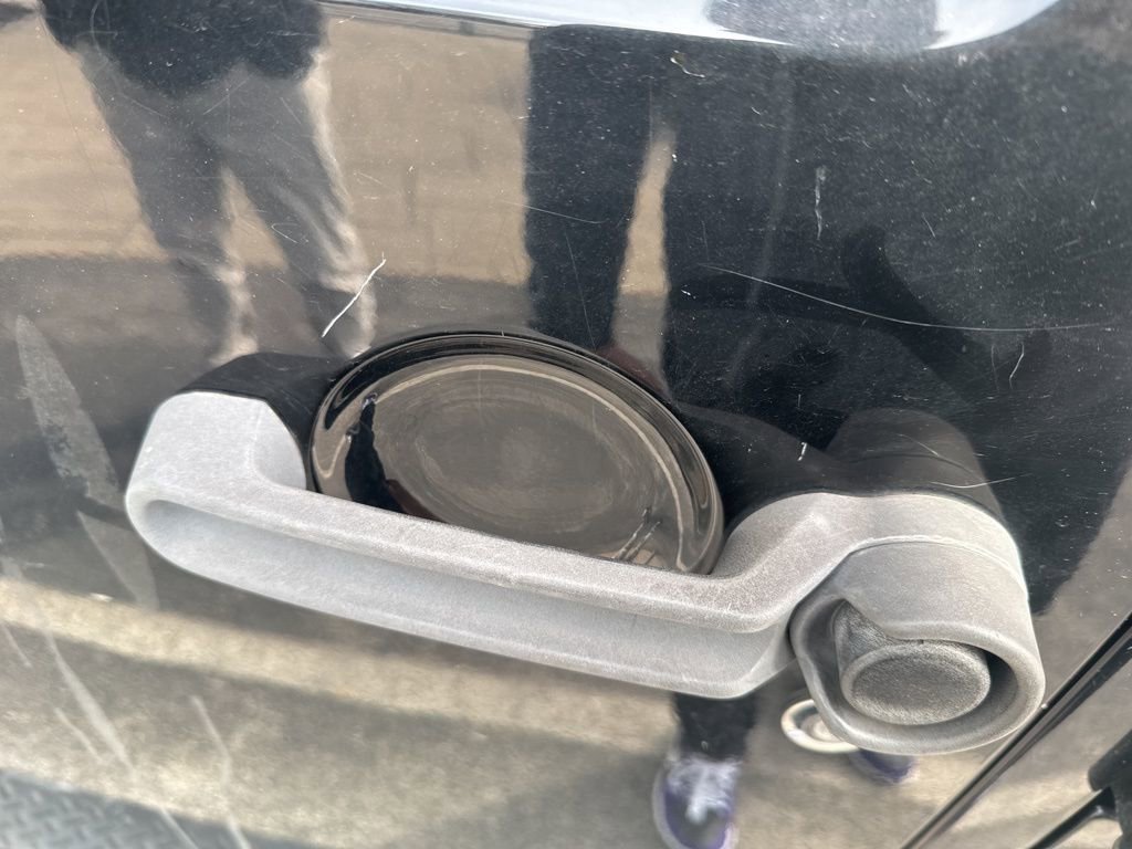 Used 2012 Jeep Wrangler Unlimited Sahara image 18