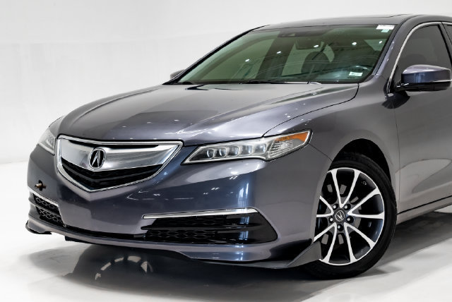 Used 2017 Acura TLX w/ Technology Package FWD image 4