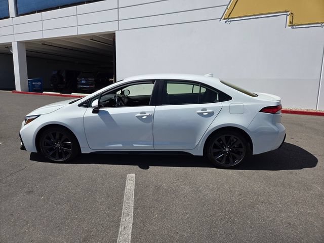 Used 2025 Toyota Corolla SE w/ Convenience Package FWD image 3