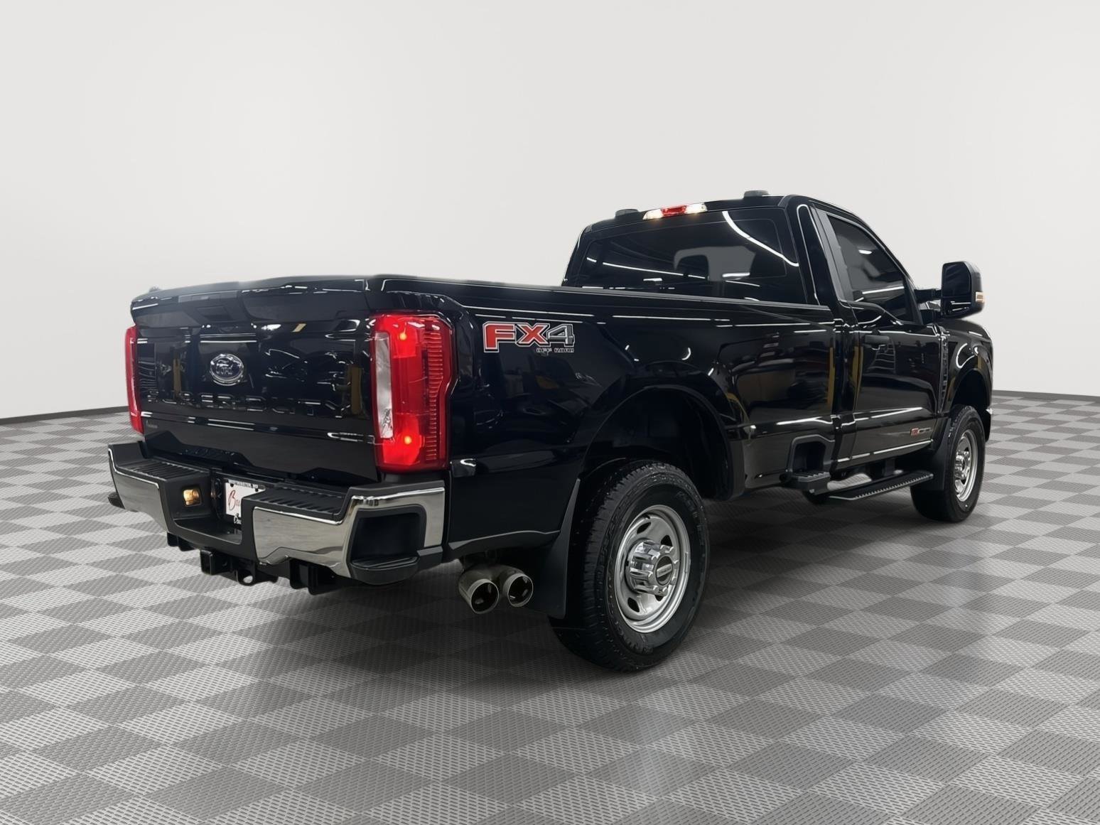 Used 2024 Ford F350 XL w/ FX4 Off-Road Package image 4
