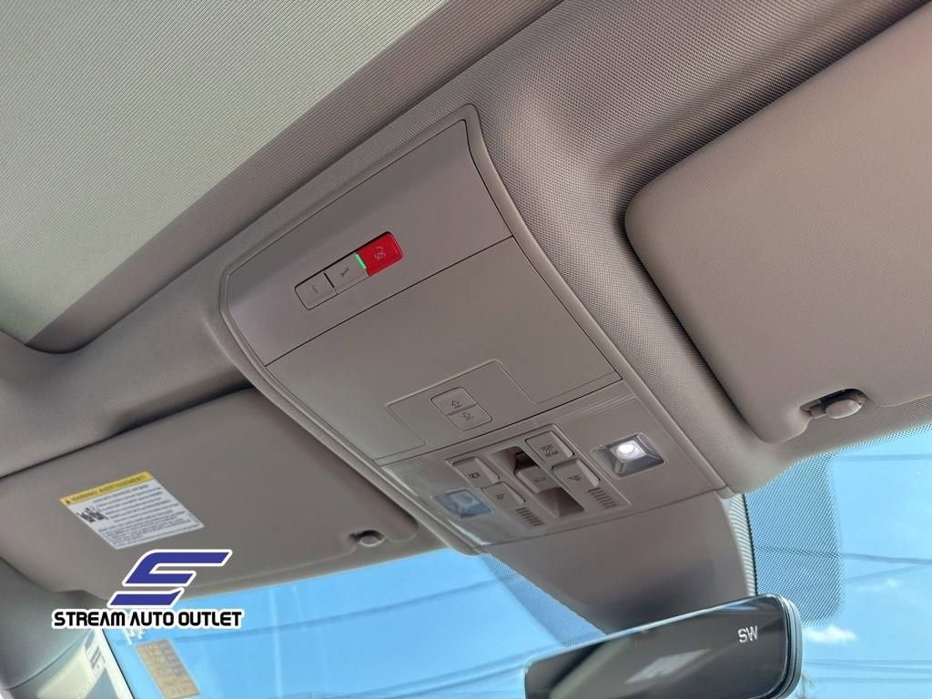 Used 2022 Volkswagen Atlas SEL R-Line image 15