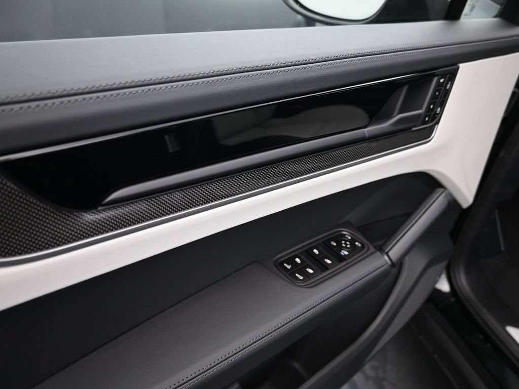 Certified 2026 Porsche Cayenne Coupe AWD/4WD image 11