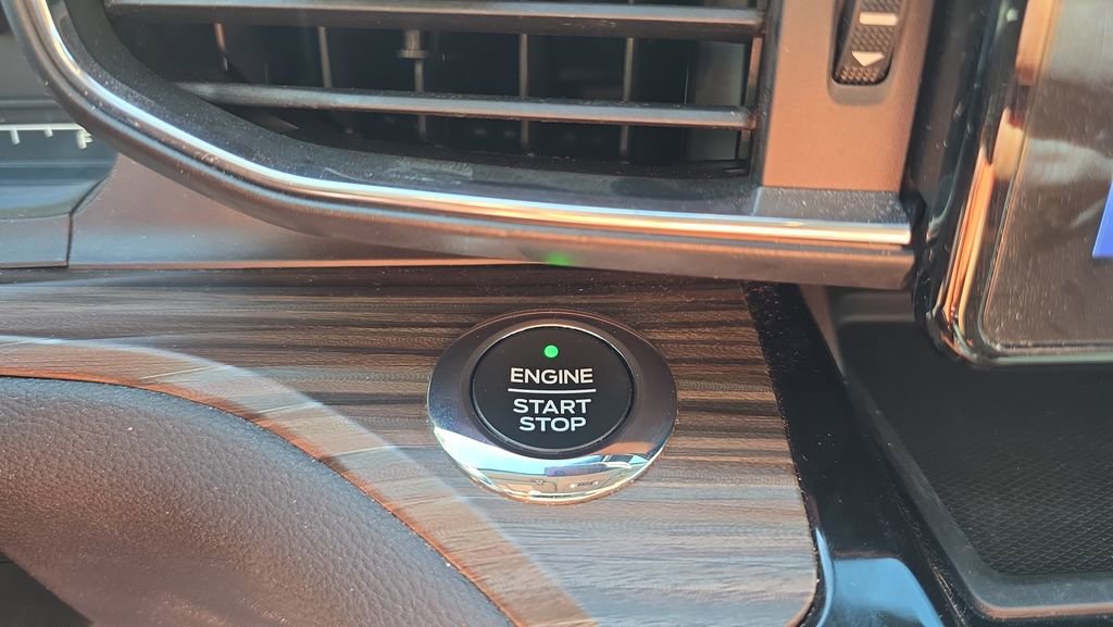 Used 2021 Ford Explorer Limited w/ Hybrid Equipment Group 310A image 20