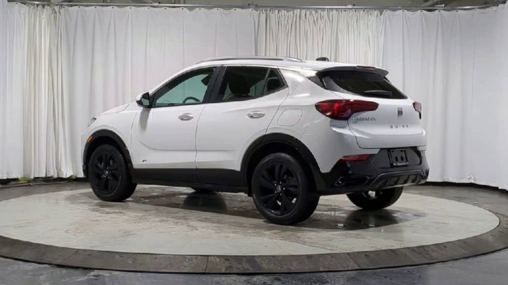 Used 2025 Buick Encore GX Sport Touring w/ Comfort Package image 8